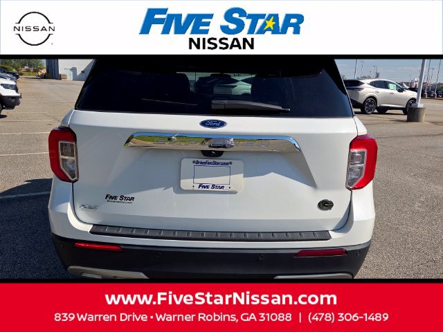 Used 2024 Ford Explorer XLT w/ Equipment Group 202A RWD image 11