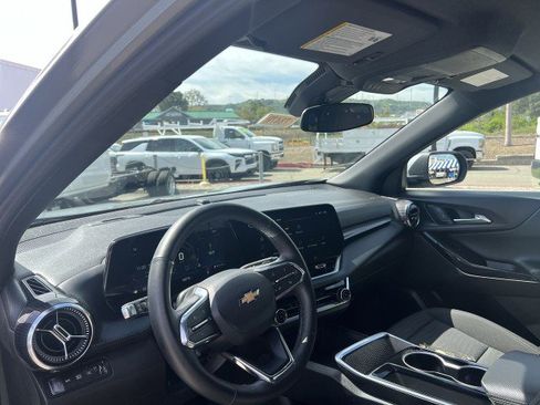 Used 2025 Chevrolet Equinox LT image 10