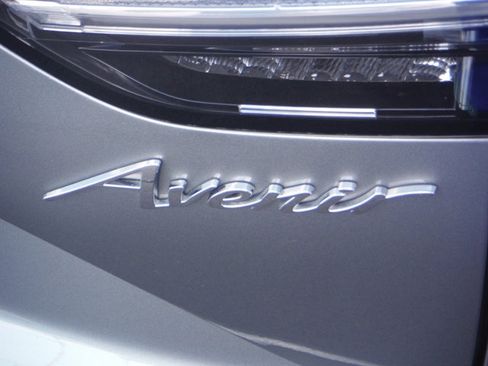 Used 2023 Buick Envision Avenir AWD/4WD image 11