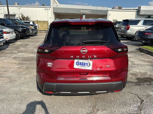 Used 2025 Nissan Rogue SL FWD image 6