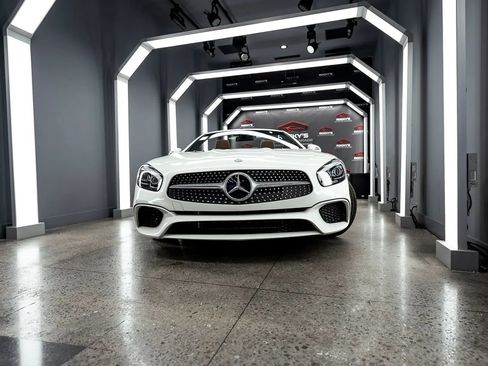 Used 2017 Mercedes-Benz SL 450 image 4