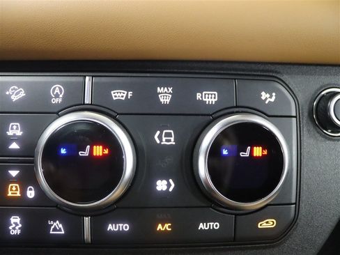 Used 2021 Land Rover Defender 110 X AWD/4WD image 40