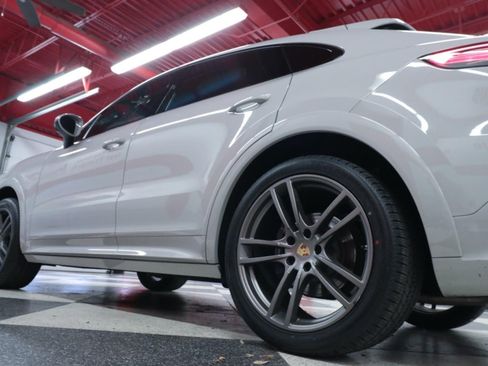 Used 2021 Porsche Cayenne Coupe AWD/4WD image 41