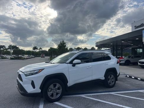 Used 2024 Toyota RAV4 LE image 8