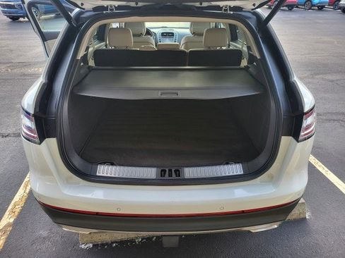 Used 2020 Lincoln Nautilus Reserve w/ Equipment Group 202A image 14