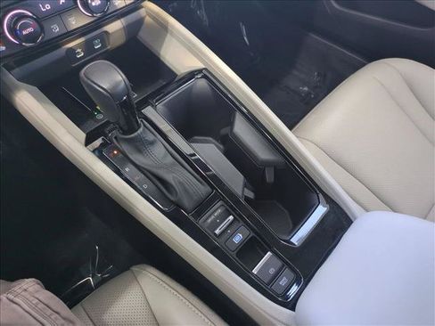 Used 2025 Honda Accord EX-L image 12