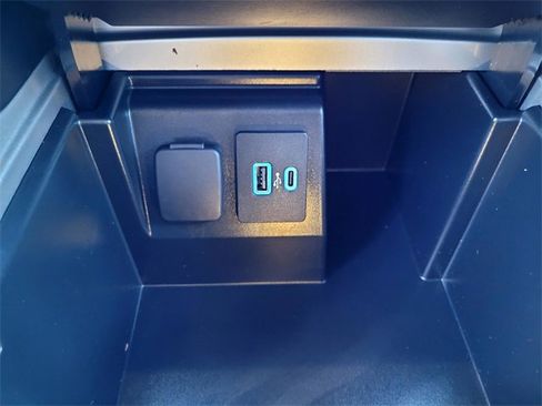 Certified 2022 Ford Explorer XLT w/ Equipment Group 202A image 18