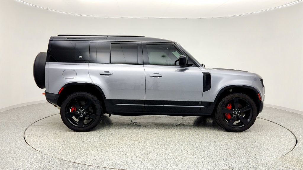 Used 2023 Land Rover Defender 110 X AWD/4WD image 4