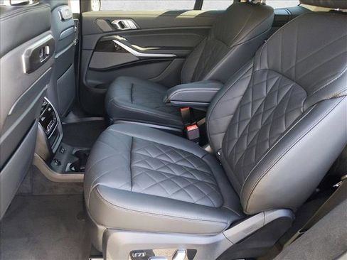 Used 2026 BMW X7 xDrive40i w/ Premium Package image 17
