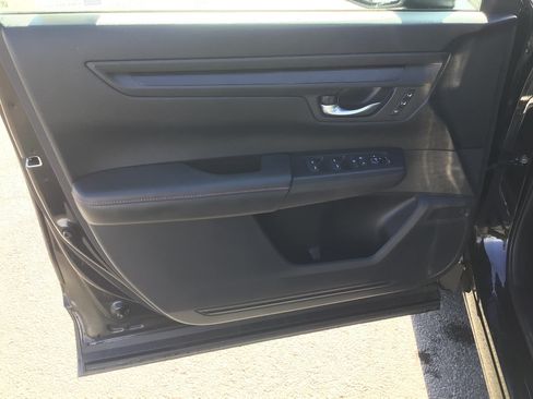Used 2025 Honda CR-V Sport-L image 9