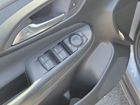 Used 2025 Buick Envista Preferred FWD image 21