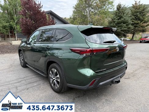 Used 2025 Toyota Highlander XLE AWD/4WD image 5