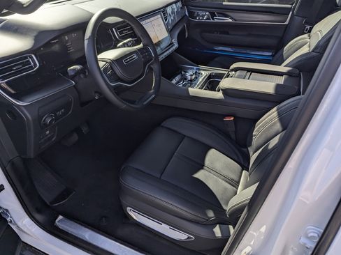 New 2026 Jeep Grand Wagoneer L Summit image 10