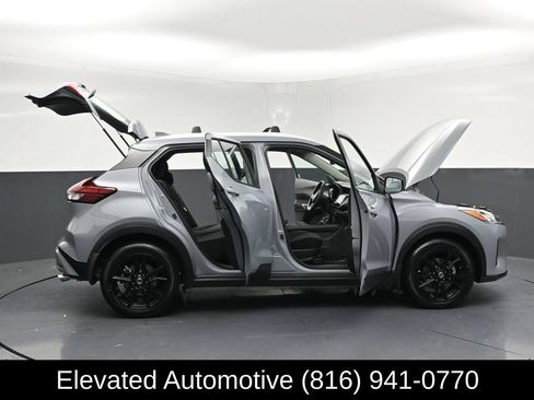 Used 2021 Nissan Kicks SV w/ Interior Electronics Package FWD image 32