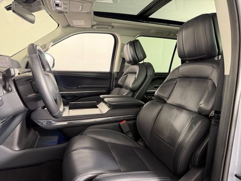 Used 2025 Lincoln Navigator Reserve AWD/4WD image 24