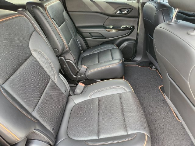 Used 2023 GMC Acadia AT4 w/ Technology Package AWD/4WD image 25