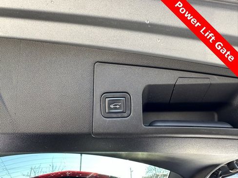 Used 2017 Cadillac XT5 Luxury w/ Driver Awareness Package image 20