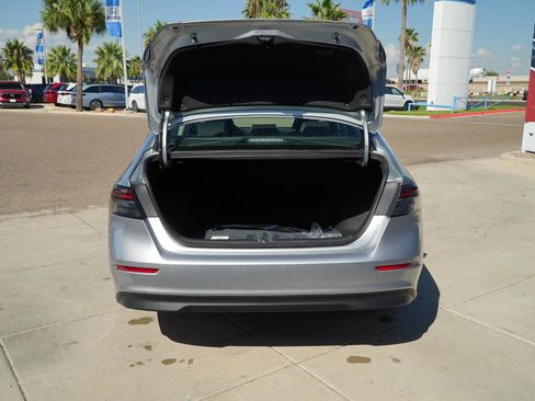 Used 2025 Honda Accord SE image 7