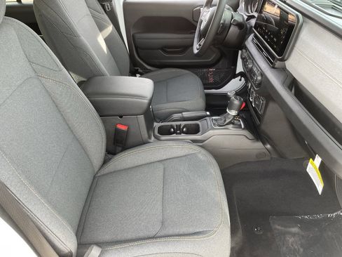 New 2025 Jeep Gladiator Sport AWD/4WD image 10