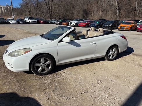 Used 2007 Toyota Solara SLE image 2