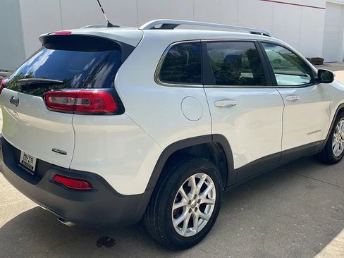 Used 2014 Jeep Cherokee Latitude w/ Comfort/Convenience Group FWD image 5