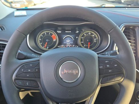 Used 2021 Jeep Cherokee Trailhawk image 30