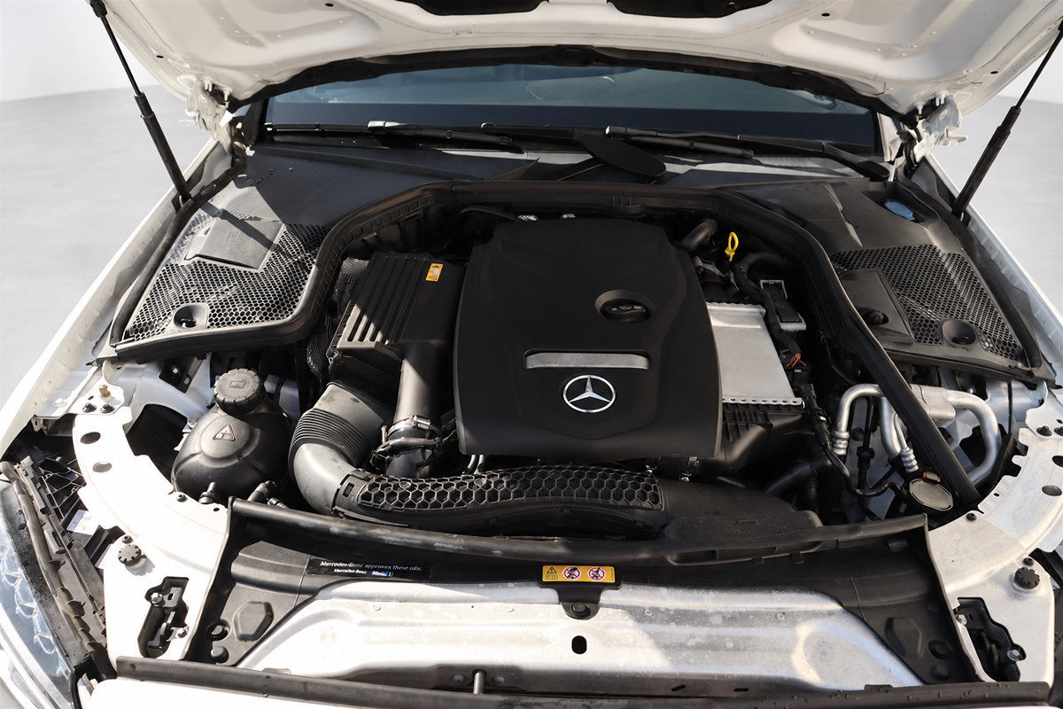 Used 2018 Mercedes-Benz C 300 4MATIC Sedan w/ Premium Package image 40