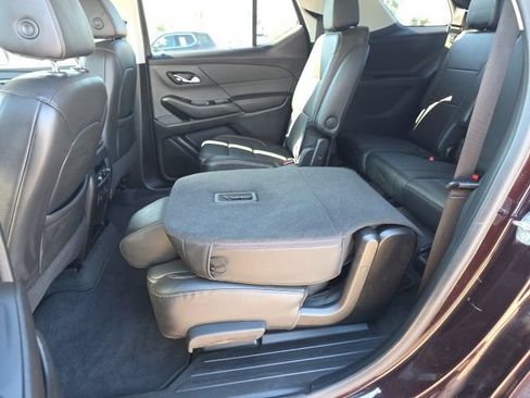 Used 2020 Chevrolet Traverse Premier AWD/4WD image 40