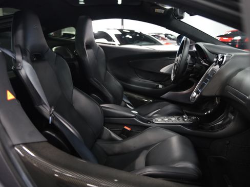 Used 2023 McLaren GT RWD image 37