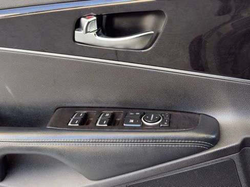 Used 2018 Kia Sorento FWD image 29