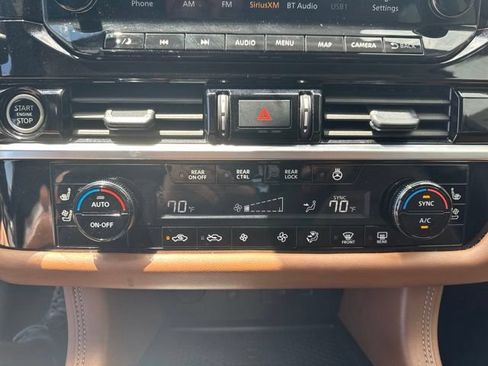 Used 2024 Nissan Pathfinder Platinum AWD/4WD image 18