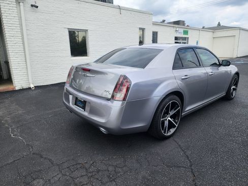 Used 2014 Chrysler 300 S w/ Luxury Group RWD image 5