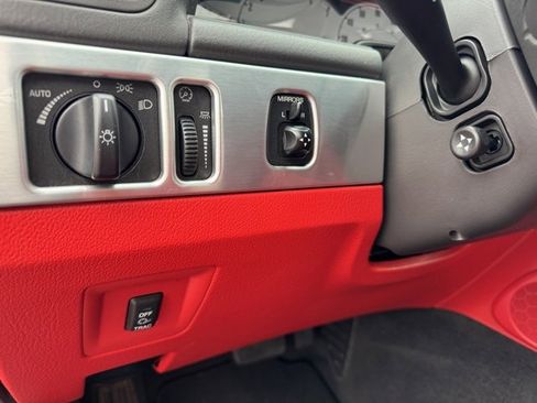 Used 2002 Ford Thunderbird Base image 19