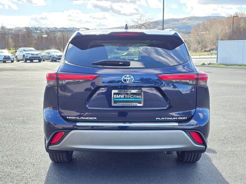 Used 2020 Toyota Highlander Platinum image 5