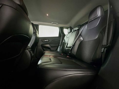 Used 2021 Jeep Cherokee Latitude Plus image 21