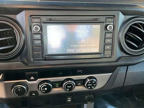 Used 2016 Toyota Tacoma SR w/ SR Convenience Package image 10