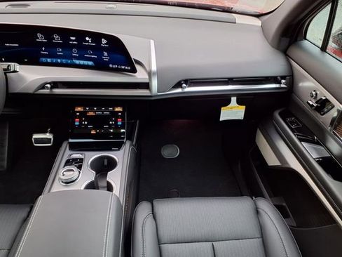 New 2026 Cadillac Vistiq Luxury image 17