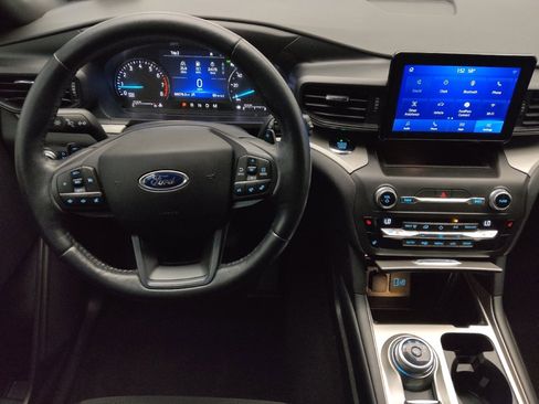 Used 2020 Ford Explorer XLT w/ Comfort Package image 22