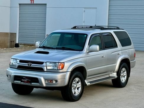 Used 2001 Toyota 4Runner SR5 AWD/4WD image 1