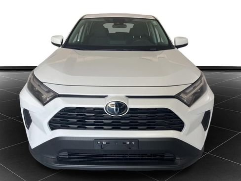 Used 2024 Toyota RAV4 LE AWD/4WD image 8