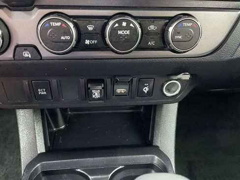 Used 2023 Toyota Tacoma TRD Sport image 41