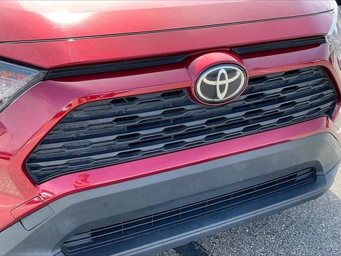 Used 2021 Toyota RAV4 LE image 30