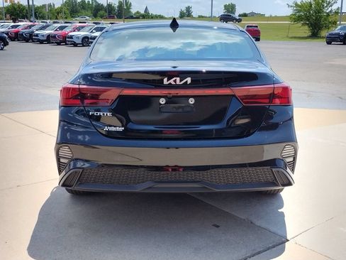 Used 2023 Kia Forte LXS FWD image 6