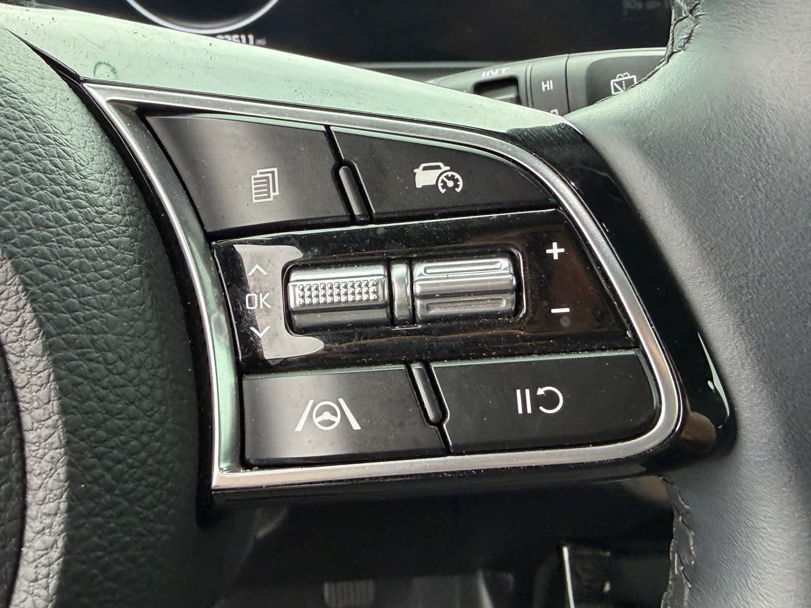 Used 2024 Kia Seltos EX FWD image 12