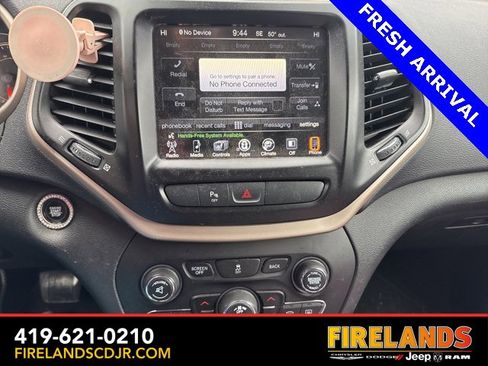 Used 2018 Jeep Cherokee Limited image 5