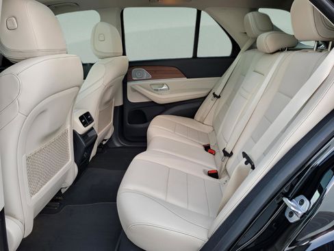 Used 2022 Mercedes-Benz GLE 350 w/ Premium Package image 11