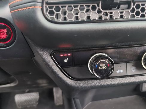 Certified 2025 Honda HR-V Sport image 27