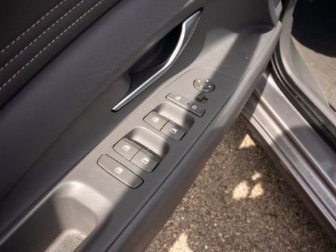 Used 2023 Hyundai Elantra SEL w/ Convenience Package FWD image 16