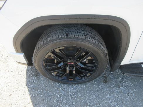 New 2026 GMC Sierra 1500 SLT w/ SLT Premium Package image 12