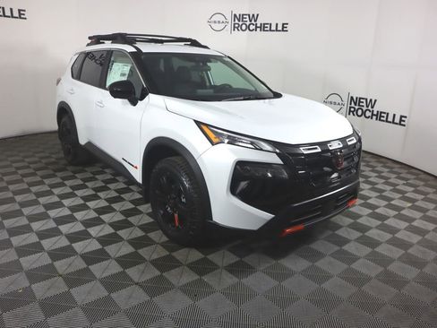 New 2026 Nissan Rogue SV AWD/4WD image 3